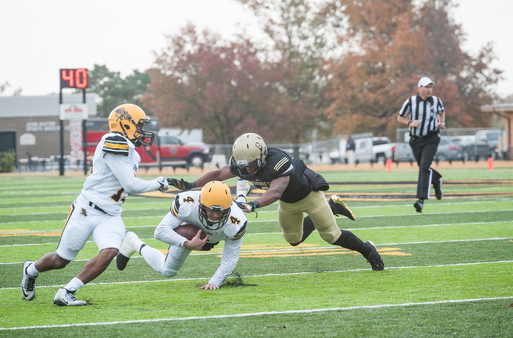 Football players competing