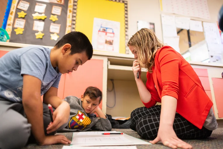 Children reading at Walnut Elementary