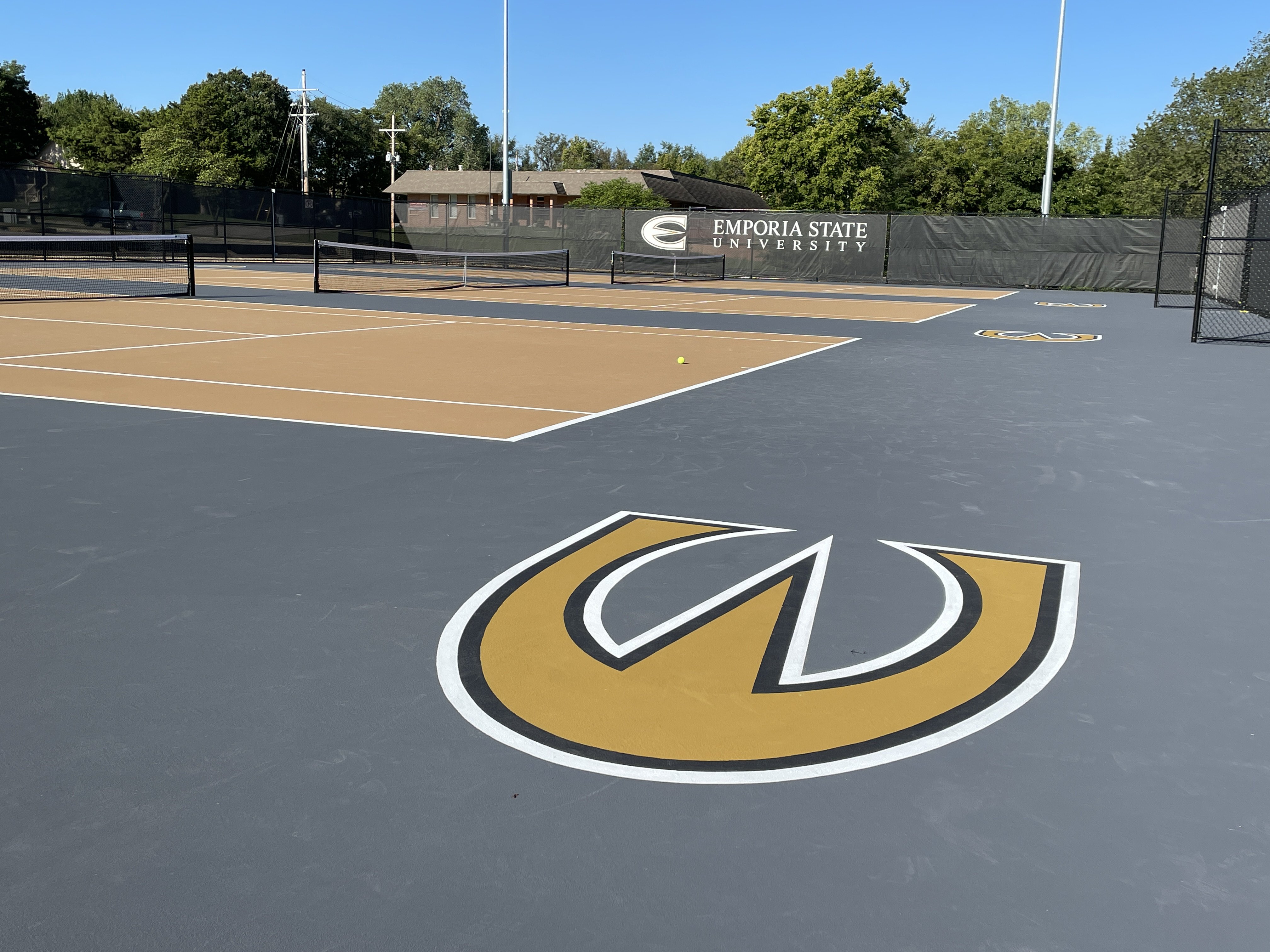 Kossover Tennis Complex Courts