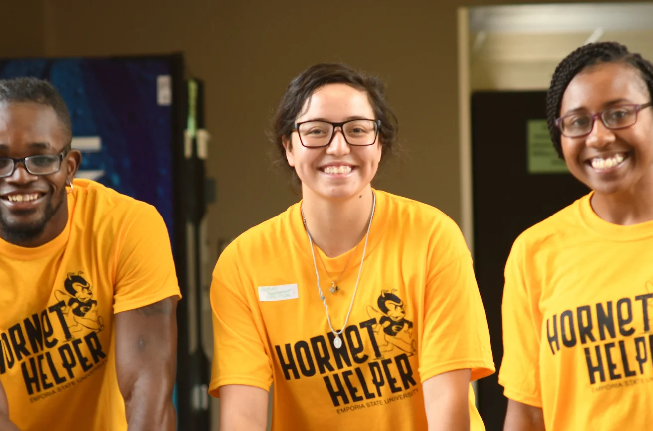 Emporia State Hornet Helpers assisting with move-in day